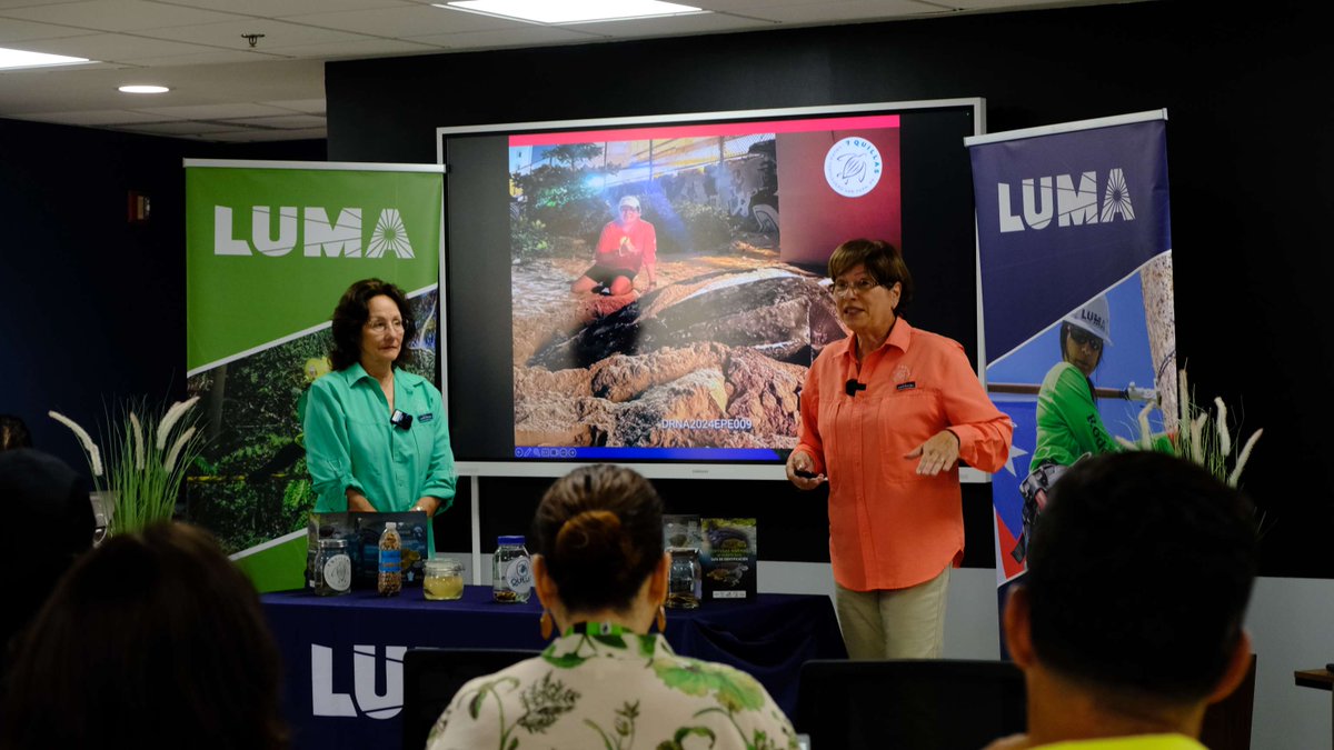 lumaenergypr's tweet photo. Nuestros empleados participaron de una charla educativa con el grupo tortuguero 7 Quillas sobre la temporada de anidación de las tortugas marinas y la importancia de proteger los espacios a los que regresan cada año. Durante la actividad, aprendimos sobre el rol fundamental que tienen las luces ámbar cerca de las costas, una medida esencial para proteger a las tortugas y que forma parte de nuestro proyecto de Alumbrado Público Comunitario.
 
Seguimos sumando acciones que promueven el cuidado de nuestra vida costera y el bienestar de nuestras comunidades.