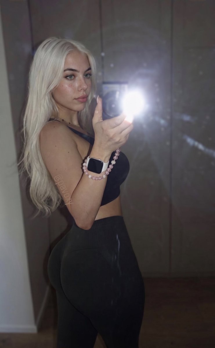 SophiaWhit75020's tweet photo. Daily gym booty blonde😈 https://t.co/A2IEyUHKtk