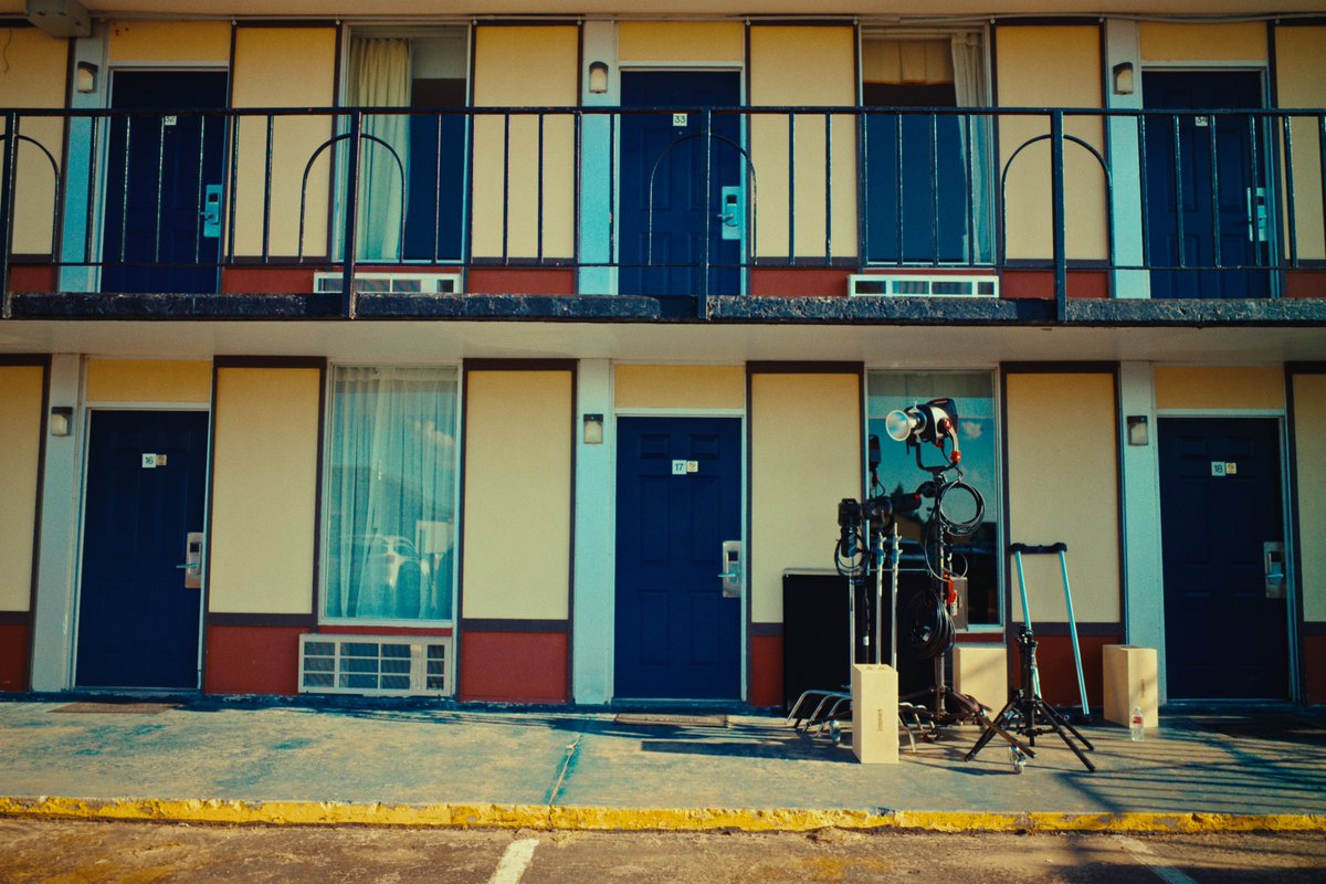 JasonScottHH's tweet photo. Some people got it comin’ 🩸🔪

Our next single, How To Get Away With M*rder is out tonight @ midnight!

📸: @ryan_magnani and @daltonrobason 

#visualizer #countrymusic #suspense #hotelroom https://t.co/E82CrLzU10