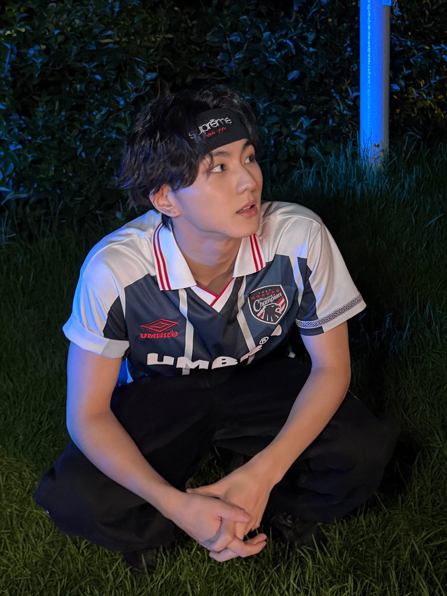 wonmuraoki's tweet photo. i've said this is my favorite pose of his so many times... y'all get it now right….?🚬🚬 https://t.co/7yVqBzaJHa