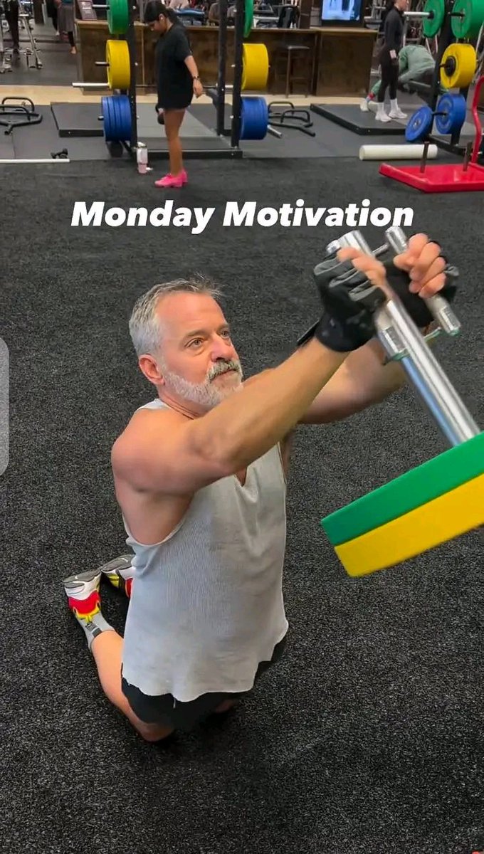 DavidSunnyofv4's tweet photo. Workout time https://t.co/S9G2KzmTm8