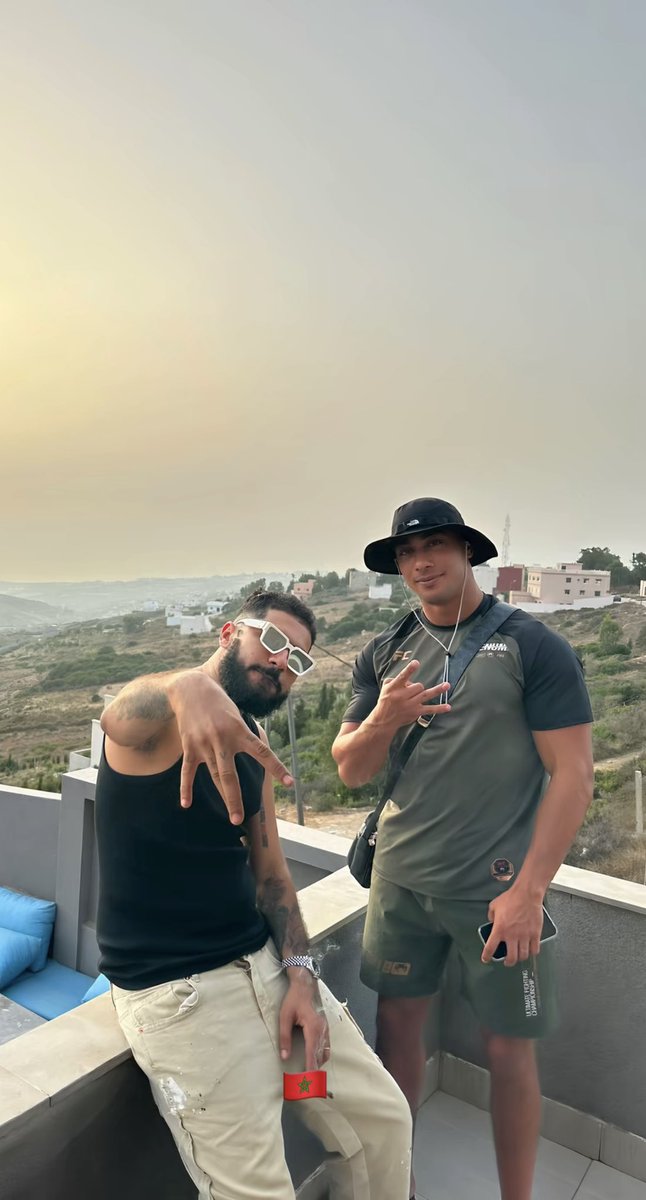 omerta47rcrds's tweet photo. La police te lèvera de bonne heure, j'suis l'arabe on m'insulte de voleur .. 

#Casanegra elgrandetoto x Maes https://t.co/eaqsDbiZMl
