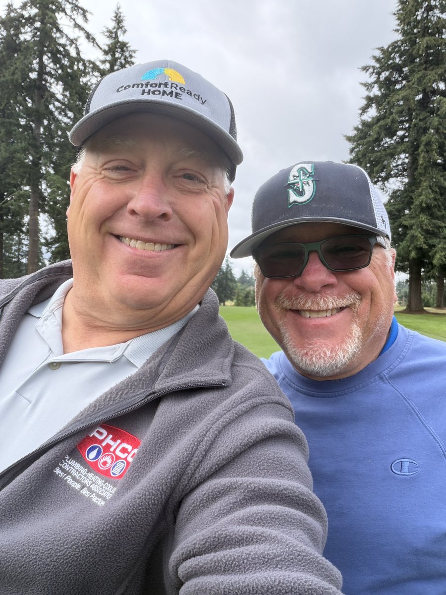 ORPHCC1's tweet photo. Thanks @phccnatl Pres Jason Pritchard for supporting the trades and the work we’re doing in OR and across the country. (L to R) ORPHCC Board Member Steve Burch, ORPHCC Board Pres Tyson Charriere, NAPHCC Pres Jason Pritchard, ORPHCC Board Member Jed Scheuermann. @IAPMO https://t.co/82uGBnK9mM