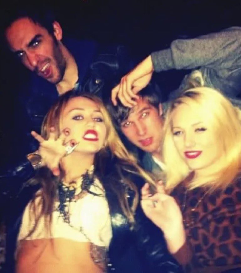 Miley Updates tweet media