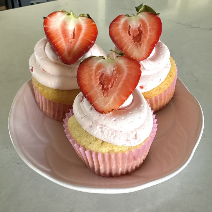 thepittcafe's tweet photo. ★ order: A cute bubble tea with a cupcake
♡ for: @lngdonmads 
★ from: anonymous
★ message: I 🫶 being in a freak with you https://t.co/X0rzxs0gUD