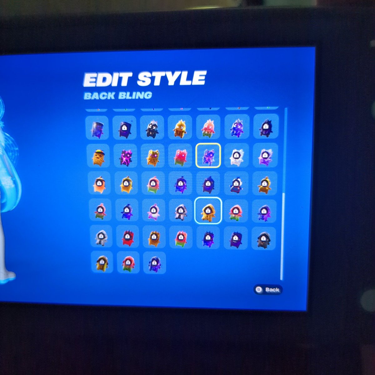 JJWALT_99's tweet photo. @FortniteStatus all these are locked even though I have all these sprites mastered https://t.co/L6I7VZXPSH
