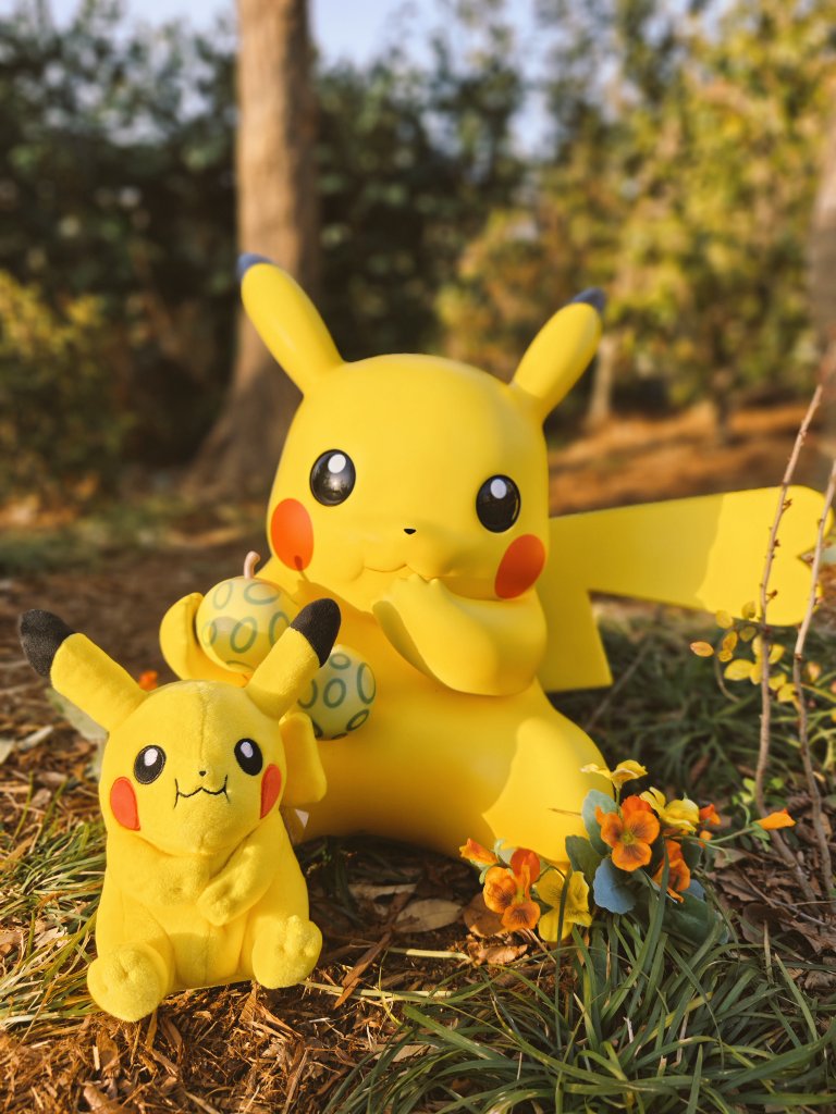 relax_live's tweet photo. わいの相棒ポケモン、常にもぐもぐしている太めなピカチュウたろうとの週末からの旅を楽しみに今日を頑張る！ https://t.co/db9yVZud2G