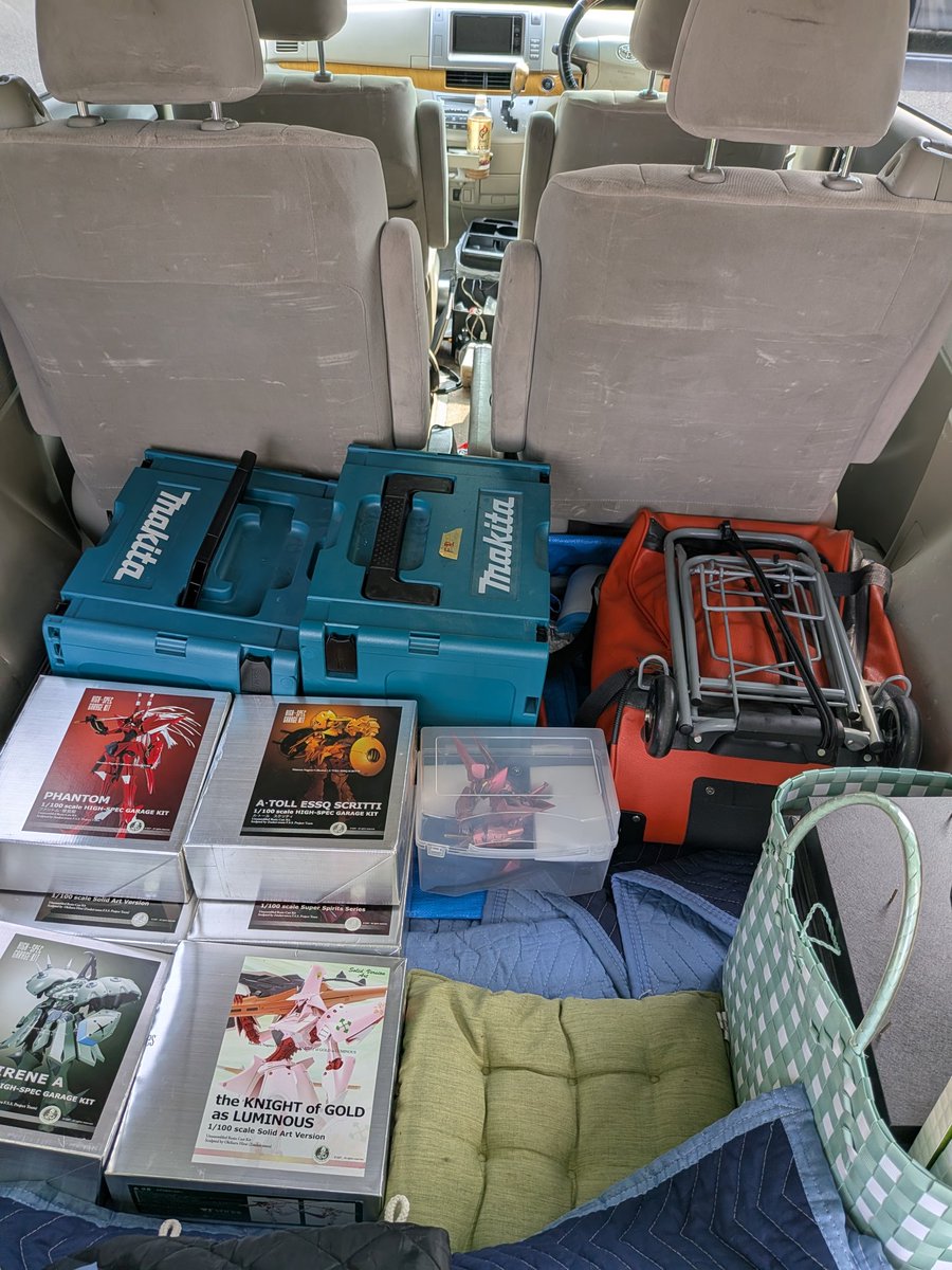 16Miura's tweet photo. 積み込み完了！
星団平民組合さんのご厚意で明日からミエモにて展示に混ぜていただけることになりました

仕事を気合で終わらせて三重直行だ〜！ https://t.co/liS5oOPUQa