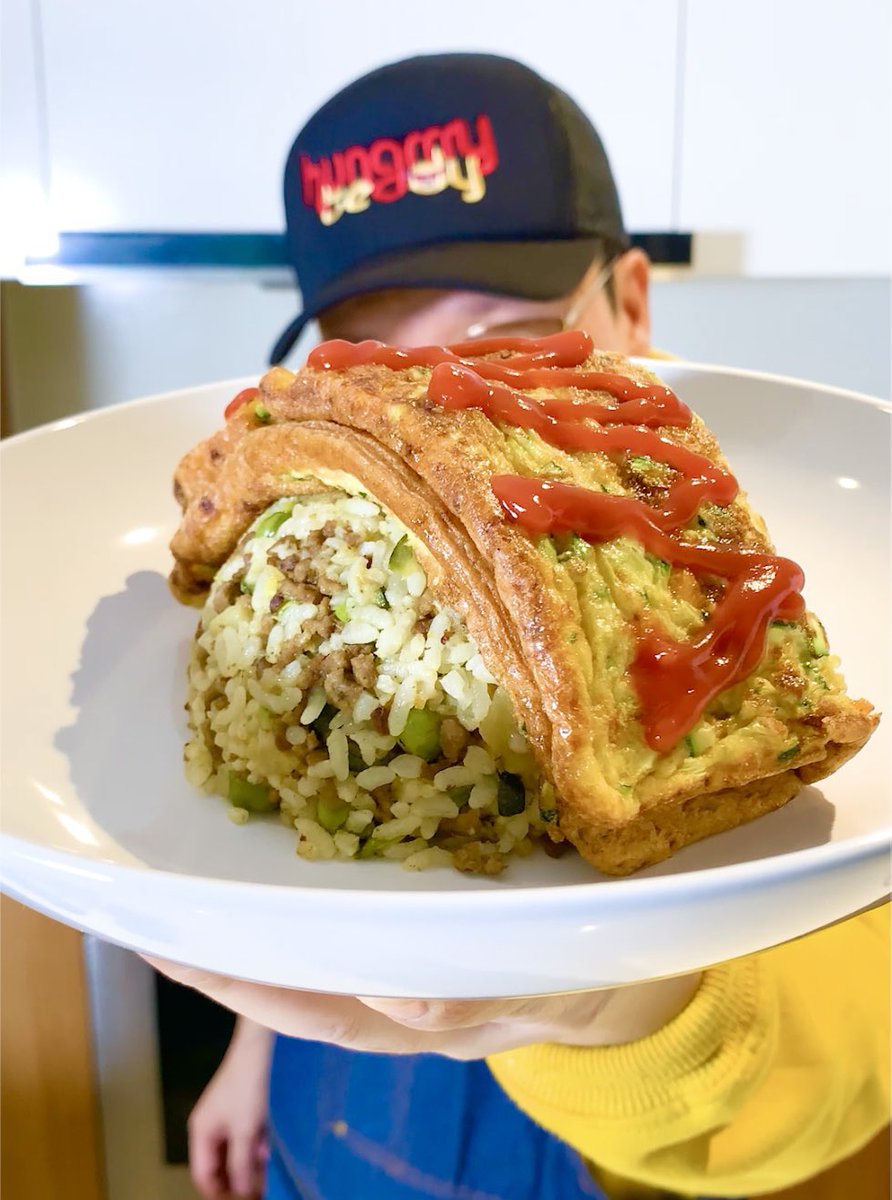 HungrrryTeddy's tweet photo. Introducing “Leftover Korean Curry Rice Cuddled Up in Egg Blanket”
I had some leftover Korean curry in my fridge and wanted to make good use of it.
And here it is https://t.co/lbcFo0tOeQ

#food #cooking #recipe #koreanfood #koreancurry #leftoverrecipe https://t.co/5MtuOgRqQs