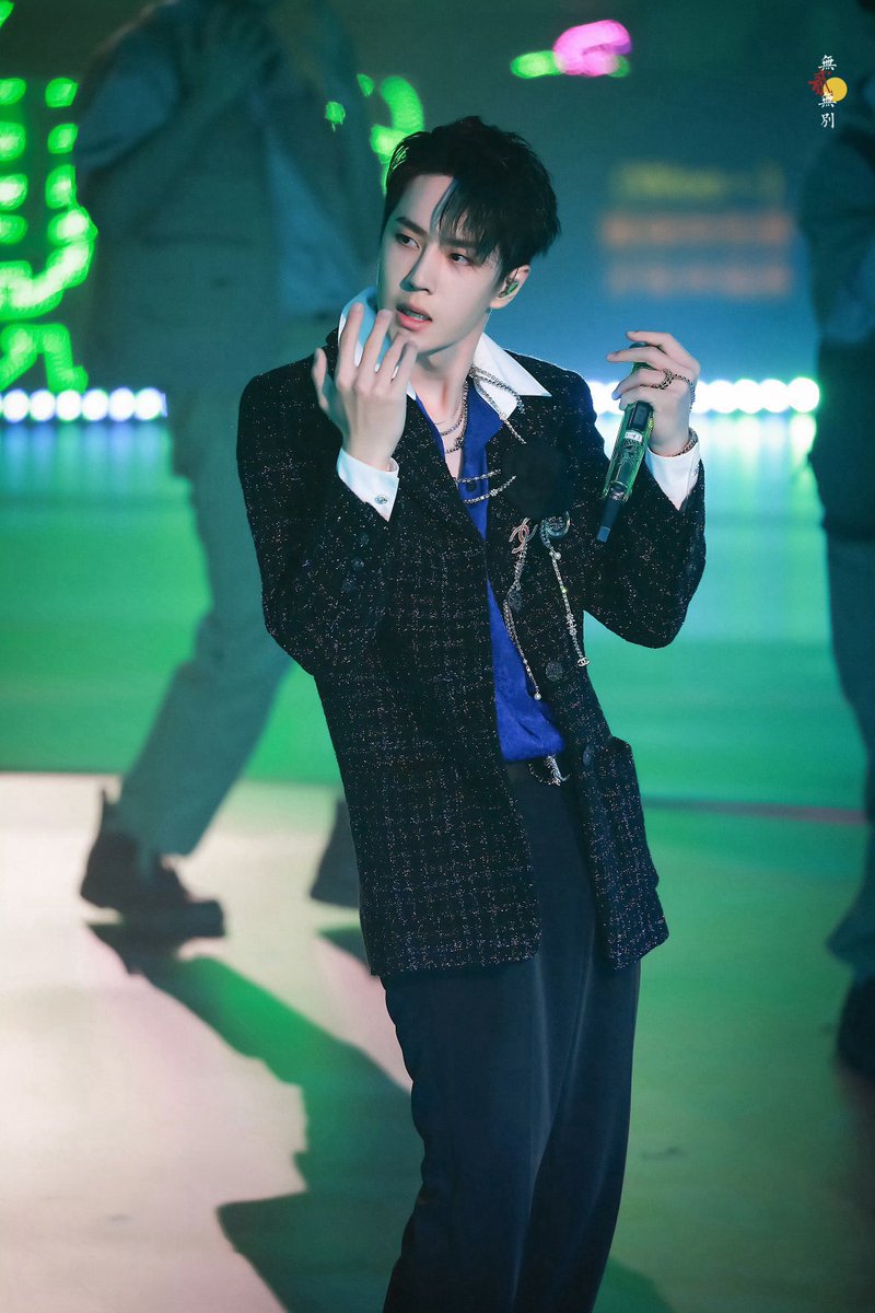 nahz_oaix's tweet photo. 717 Wang Yibo will always be legendary https://t.co/4fLy0QTzst