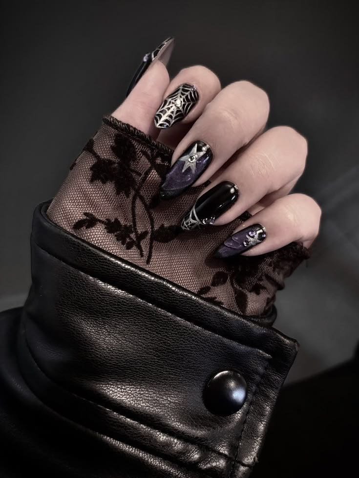 _zyozyoquette's tweet photo. como o pinterest me vê

☆ ator
☆ tatuagem
☆ unhas
☆ visual

AMEI https://t.co/ydw47yfDyp