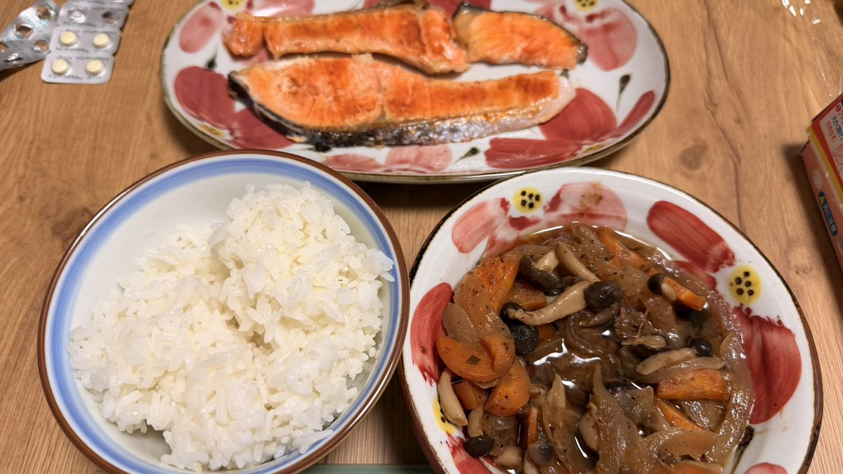 tuki4019's tweet photo. あさ
薬飲むの忘れた🫠 https://t.co/grPhWXUgwN