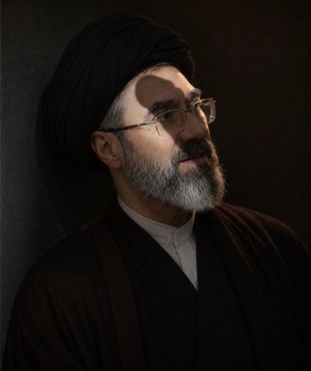 chouobin's tweet photo. رهبرِ در سایه حضرت آغااا https://t.co/kWAYb1vPSj