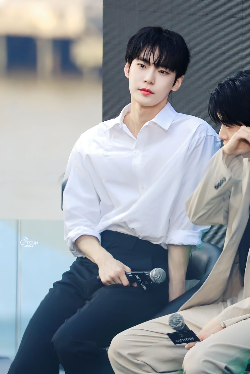 연 tweet media