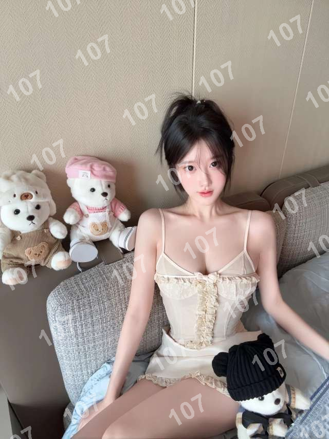 TheQuali's tweet photo. 琏係👉🏼❌：@abigailprieto81（失联看主页第一条帖子，转发或者截图页面可效率通过）

#山东

我已经闭好一只眼睛，等你和我说晚安，我就闭上另一只

青岛市崂山区百卉广场

#青岛 https://t.co/ScEgYet07O