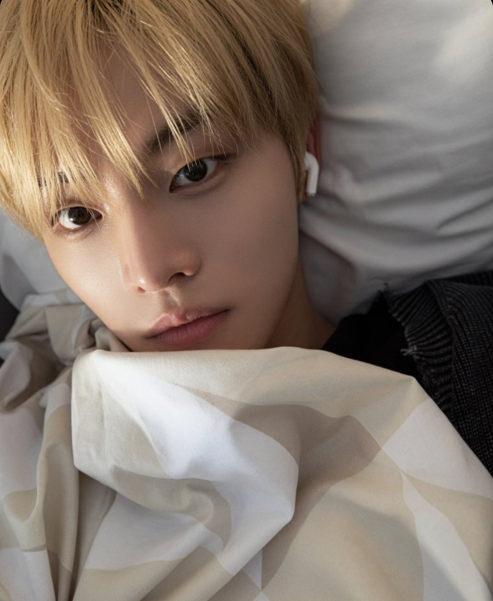 Mannyraee's tweet photo. Blonde bitches 
#Cye #minwook #yeojun https://t.co/j8bqZw5NDX