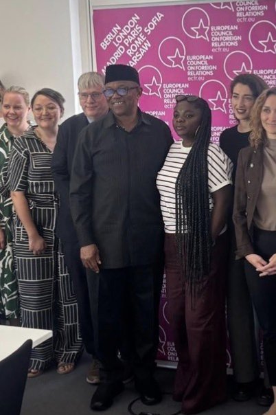 UEtukudo's tweet photo. @Gen_Buhar @originalproflle This is the zoom in. Olodo https://t.co/lisgDkx5Gr