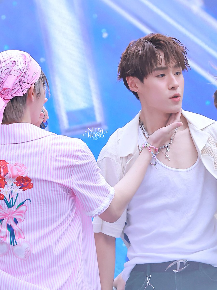 NutHongFamilyTH's tweet photo. 📸[14042025] LYKN at 💚 Water Music Fest

ขอเสียงคนคิดถึงสเตจ Trust Me ฮะ🙌🏻

#nnutdan #hongshihoshi #LYKN https://t.co/URdq2flawE