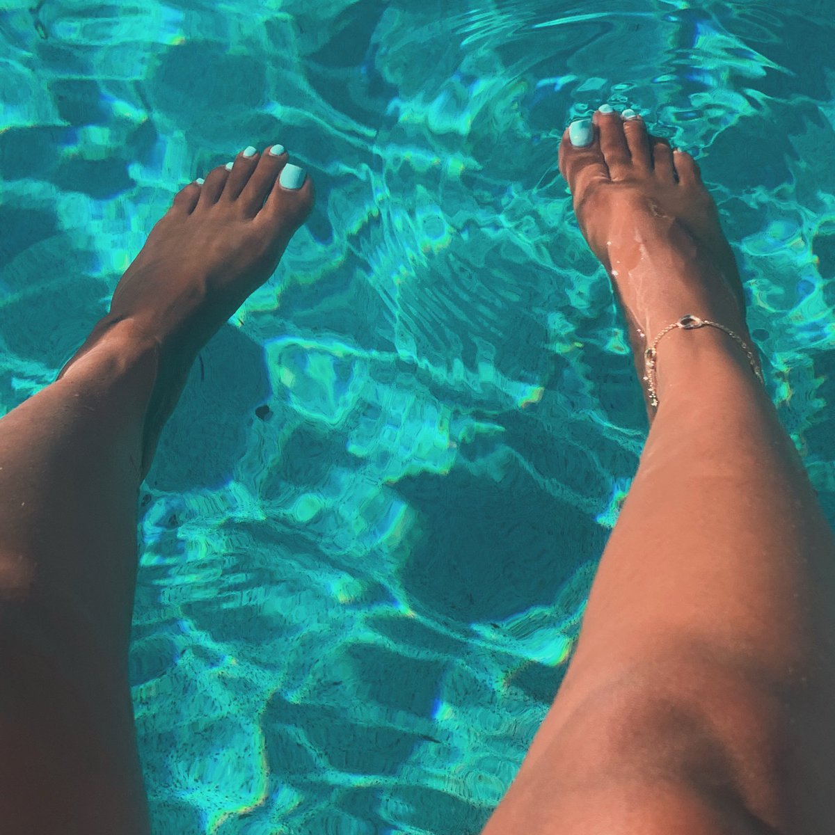 PrettyCoPedi's tweet photo. Some things are better built in silent 🤫
#FootX #Feet https://t.co/EZd36OJWt1