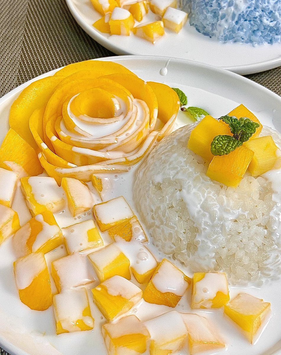 Master_gyun's tweet photo. Just had my first homemade mango sticky rice of summer—sweet, creamy, and so perfect with a cold iced tea. Food wins again! https://t.co/ToVolgl7hJ