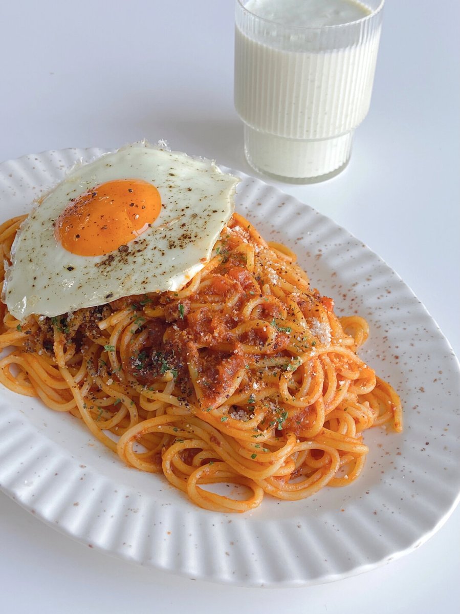 yyyyyjjjjj58116's tweet photo. Today’s cozy comfort meal: creamy tomato pasta with fresh basil u0026 a side of garlic bread  Nothing beats this easy, delicious pick for busy weekdays! https://t.co/GugWCpwEnE