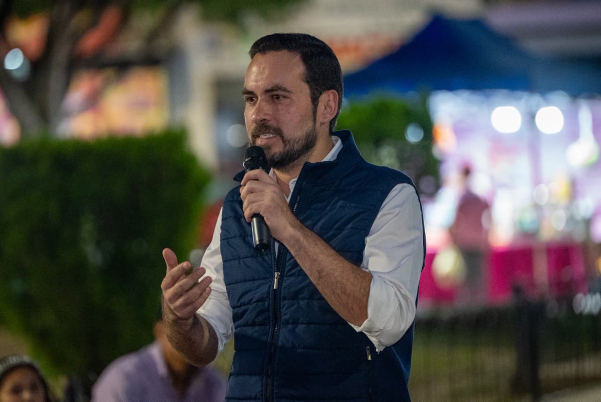 AlanMarquezBe's tweet photo. El #Coecillo de mi cora, que si escuchar, atender, echar taco, reír, sin duda son el alma de León 🦁. Hace muchos años mis papás tuvieron un negocio aquí, yo me la pasaba las tardes en el jardín entre haciendo tareas y a veces jugando maquinitas con el cambio de las tortillas 😆 https://t.co/2SbySx05h0