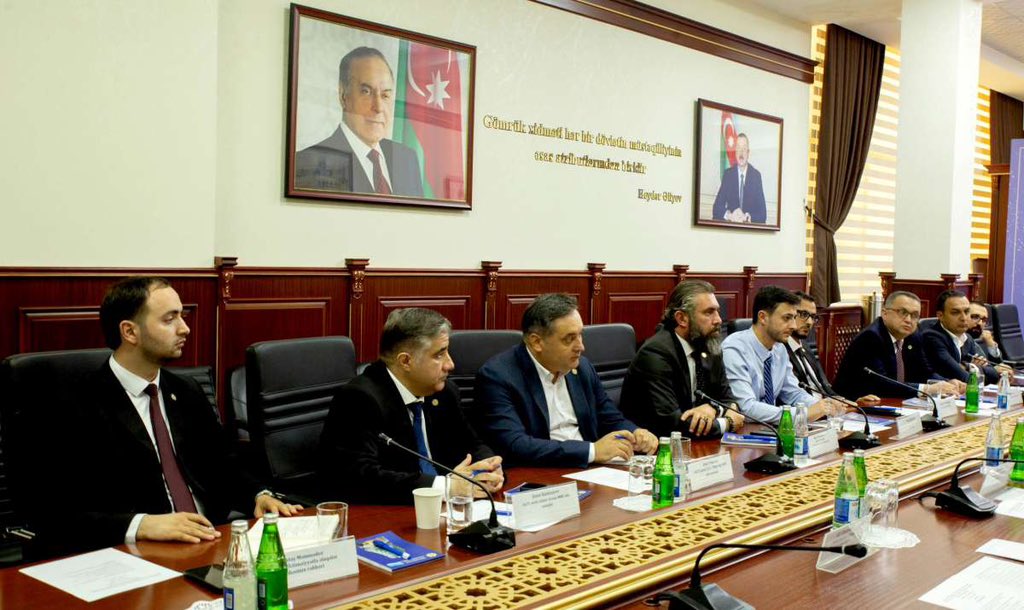 AzGomruk's tweet photo. DGK yanında İctimai Şura və Azərbaycan Gömrük Təmsilçiliyi və Logistika Şirkətlərinin Assosiasiyası arasında görüş keçirilib

Ətraflı: https://t.co/j6t0EDdYZs https://t.co/aMJ1M9C952