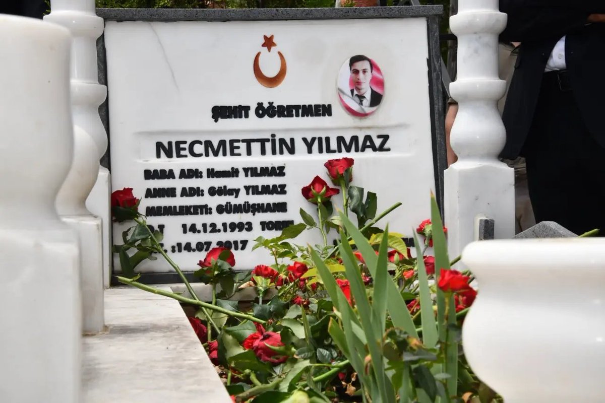 pirokoncolos's tweet photo. Şehit öğretmen Necmettin Yılmaz. 

Ruhun şad, mekanın cennet olsun. 🇹🇷 https://t.co/hE0eYGMFg3
