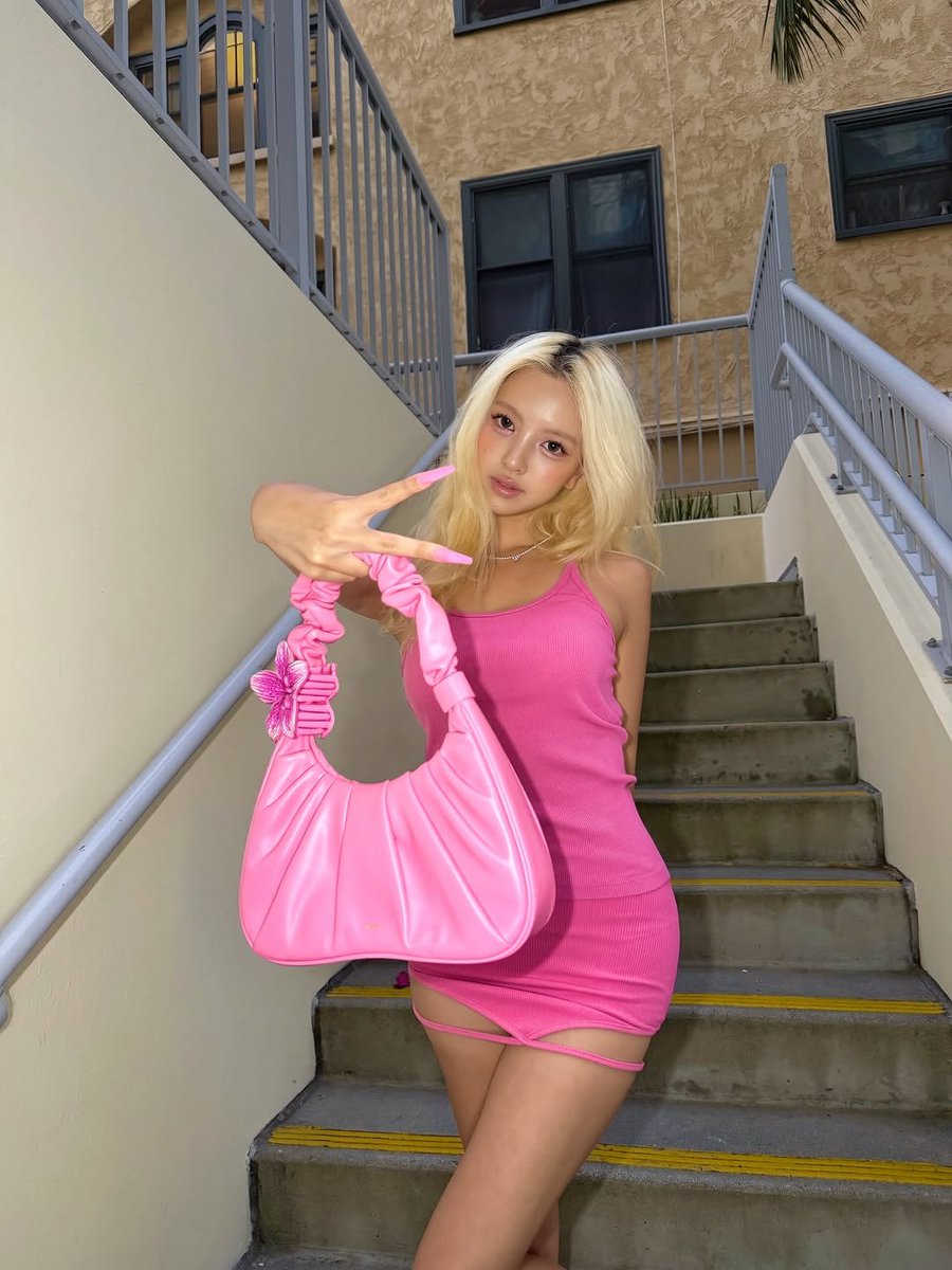 imurbdoll's tweet photo. It’s BRITTNEY B**CH 🩷 https://t.co/hHxnSS7Rl3