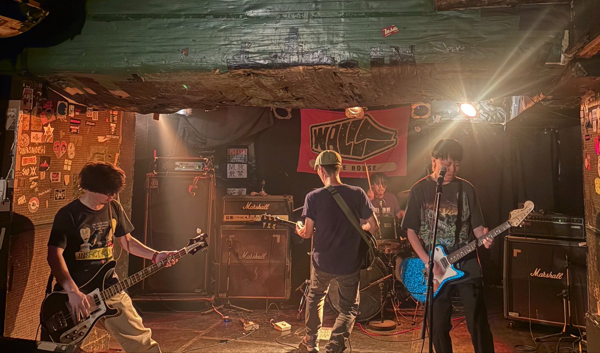 SHIMIZU_DRAGGER's tweet photo. 昨日は約1年ぶりのWALLでした🎶
対バンもみんな最高だったし、茨城との親睦も深まり素晴らしき平日の夜でした🤟
今度は茨城でライブやりたいな！
♪̊̈♪̆̈♪̊̈♪̆̈♪̊̈♪̆̈♪̊̈♪̆̈♪̊̈♪̆̈♪̊̈♪̆̈♪̊̈♪̆̈♪̊̈♪̆̈♪̊̈♪̆̈♪̊̈♪̆̈♪̊̈♪̆̈♪̊̈♪̆̈♪̊̈♪̆̈♪̊̈♪̆̈♪̊̈♪̆̈♪̊̈♪̆̈
アンコールいただいたので初披露の新曲やってみました🎶
今後セトリに加わっていくと思うのでよろしくです！
次回は、7/25(土) 平塚パプリカスタジオで会いましょう🤘