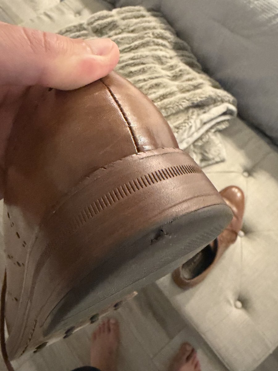 JonSzabo1's tweet photo. @colehaan quality of your shoes has gone to hell. Got these 3 months ago for over 300.00. I go to work and come home. Horrid quality. Order CH2143739 https://t.co/VT2RLs7yBX
