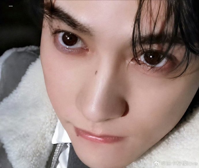 chintadamoe's tweet photo. Bìa Elle Ngũ Đại đầu tiên là thành quả ngọt ngào cho hành trình bền bỉ của Điền Hủ Ninh suốt thời gian. XUNING GRACES ELLE COVER #EllexTianXuning https://t.co/gL6SECx4Oc