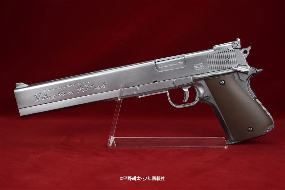 hobbysearch's tweet photo. #HELLSING (キャラクタートイ)

🔫予約受付中🔫

Alucard`s Jackal Cosplay Prop Gun．：
https://t.co/TxXboxQBM4
ダークファンタジーバトルアクションの大人気作「HELLSING 」から 対化物戦闘用13mm拳銃 JACKAL！
「化け物には……`化け物`を‼」 パーフェクトだウォルター！

Alucard`s 454Casull Cosplay Prop Gun．：
https://t.co/j67soQYypJ
ランチェスター大聖堂の銀十字を溶かして作った13mm爆裂徹甲弾使用の454カスール
「化け物たちの晩餐…`絶望さえも生ぬるい`」

この度の企画商品は、コスプレアイテムとしてのプロップガンになります
動きはエアーガンやモデルガンのそれではなく、雰囲気を味わうための玩具銃になる為、エアーガンなどの動きを期待される方は購入をお控えください。