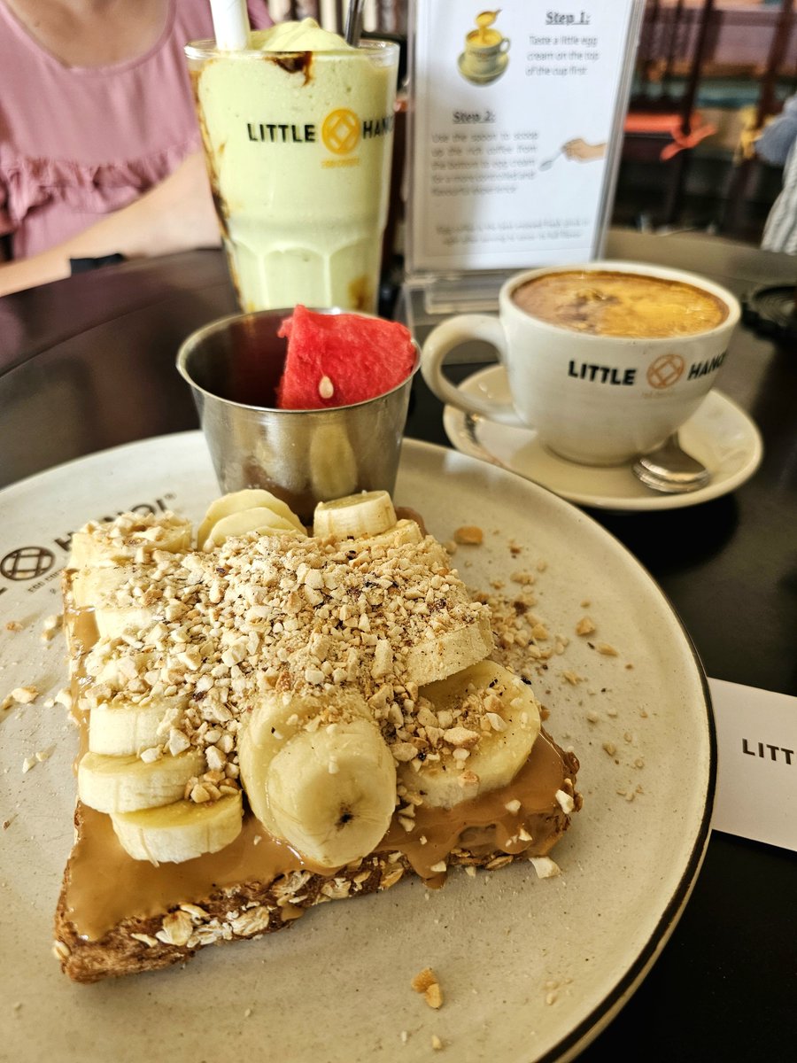 TemperanceB0nes's tweet photo. @nekotokki__ Eto 419 pesos lang lahat sa Vietnam. Mejo pricy pa yang coffee shop na yan. Mas mura pa kung dun lang sa tabi-tabi. Hehe https://t.co/enwPA3alYz
