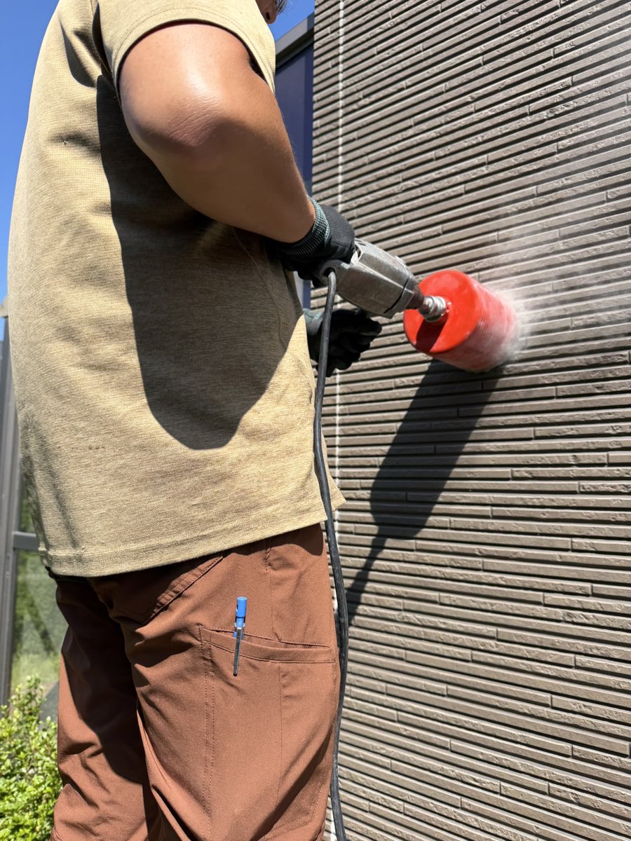 pelletplus's tweet photo. 御代田町の既存住宅にて、トヨトミ「PE-6」の設置工事を行いました🔥 今回は排気管を通すための壁への穴あけ工事。設置場所や建物の構造を確認しながら、位置を慎重に決めて丁寧に施工しました。完成の様子は次回ご紹介します😊 https://t.co/vKt1e0KNI9