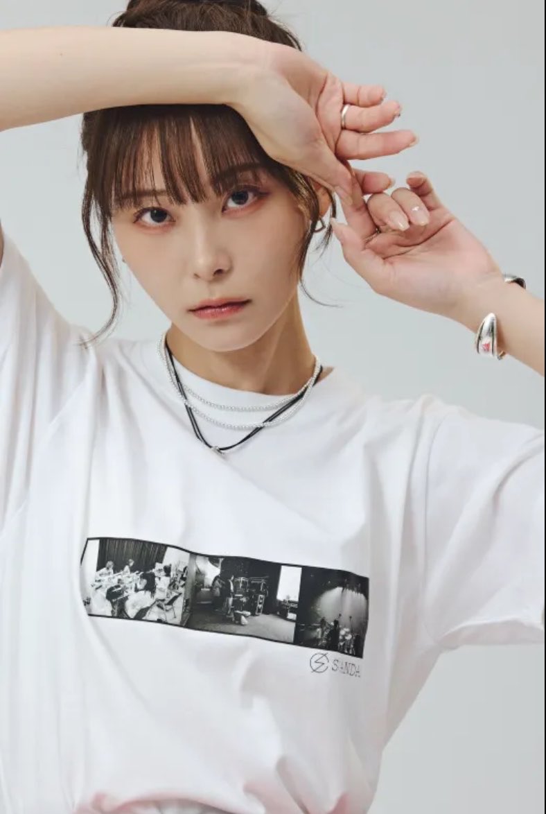 upapomu1's tweet photo. 白Tシャツと青サングラス購入しました✨🛒
夏にぴったりすぎる商品🥹愛用します🌞 https://t.co/mzgtBr4ZJ5