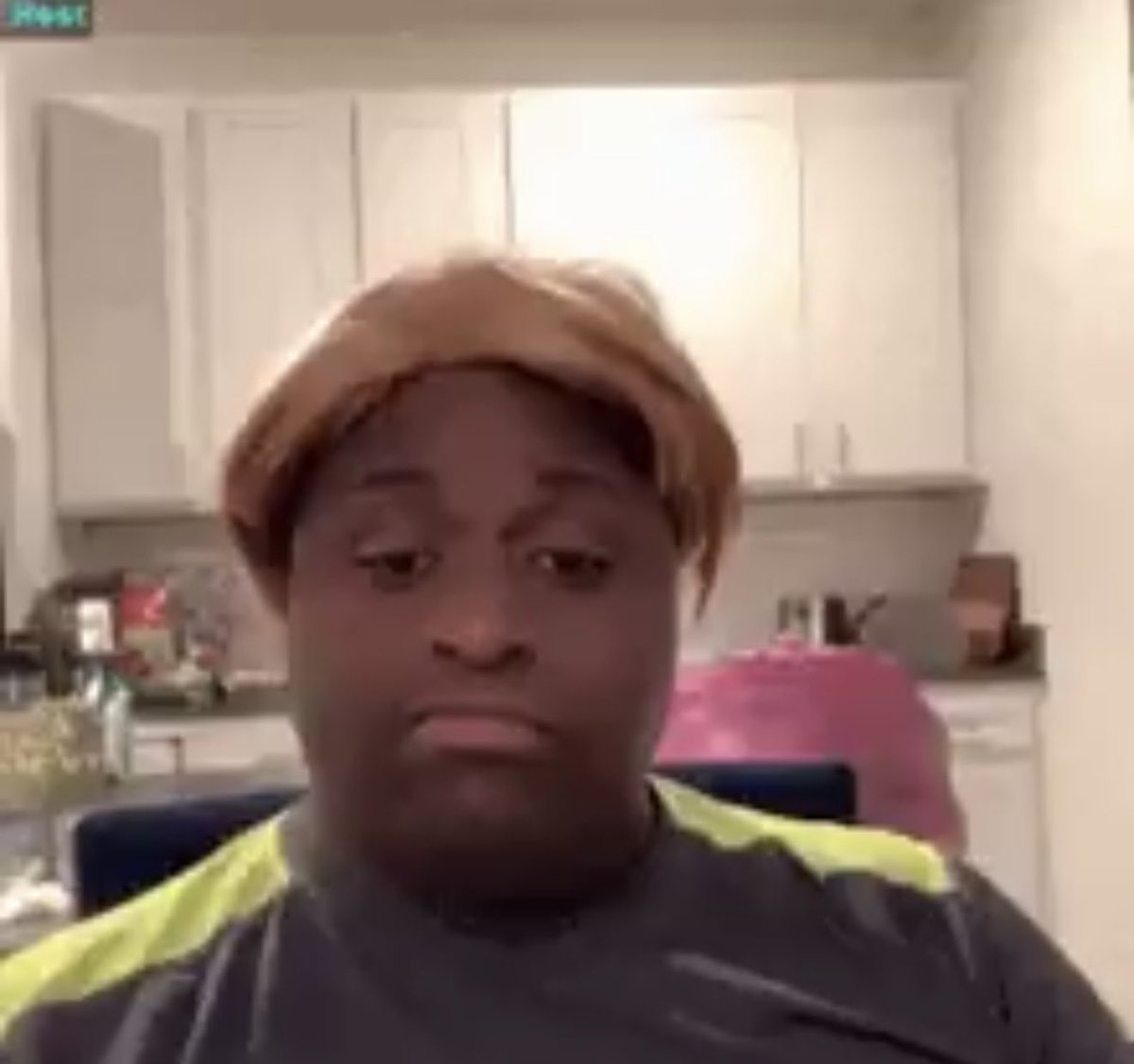 bambirnb's tweet photo. yall saying the s8 islanders are not clout chasers when really they're just boring... even the s7 casa rejects were making it shake by this time https://t.co/45MuXlDnxB