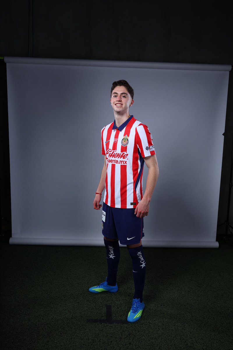 Chivas's tweet photo. Lo prometido 😁

Para que vean que también sonríe 🫰🏻🤣 https://t.co/0a1n5UfM8J