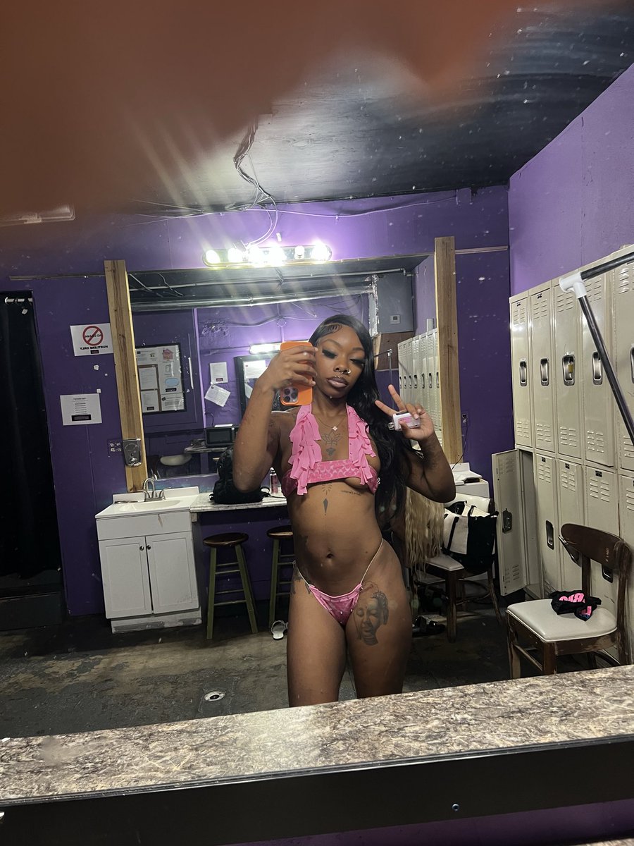 mhqueennii's tweet photo. Petite women are the best 👅tiny waist and perky Breast🥰🔥#fy https://t.co/0OX8v35yGz