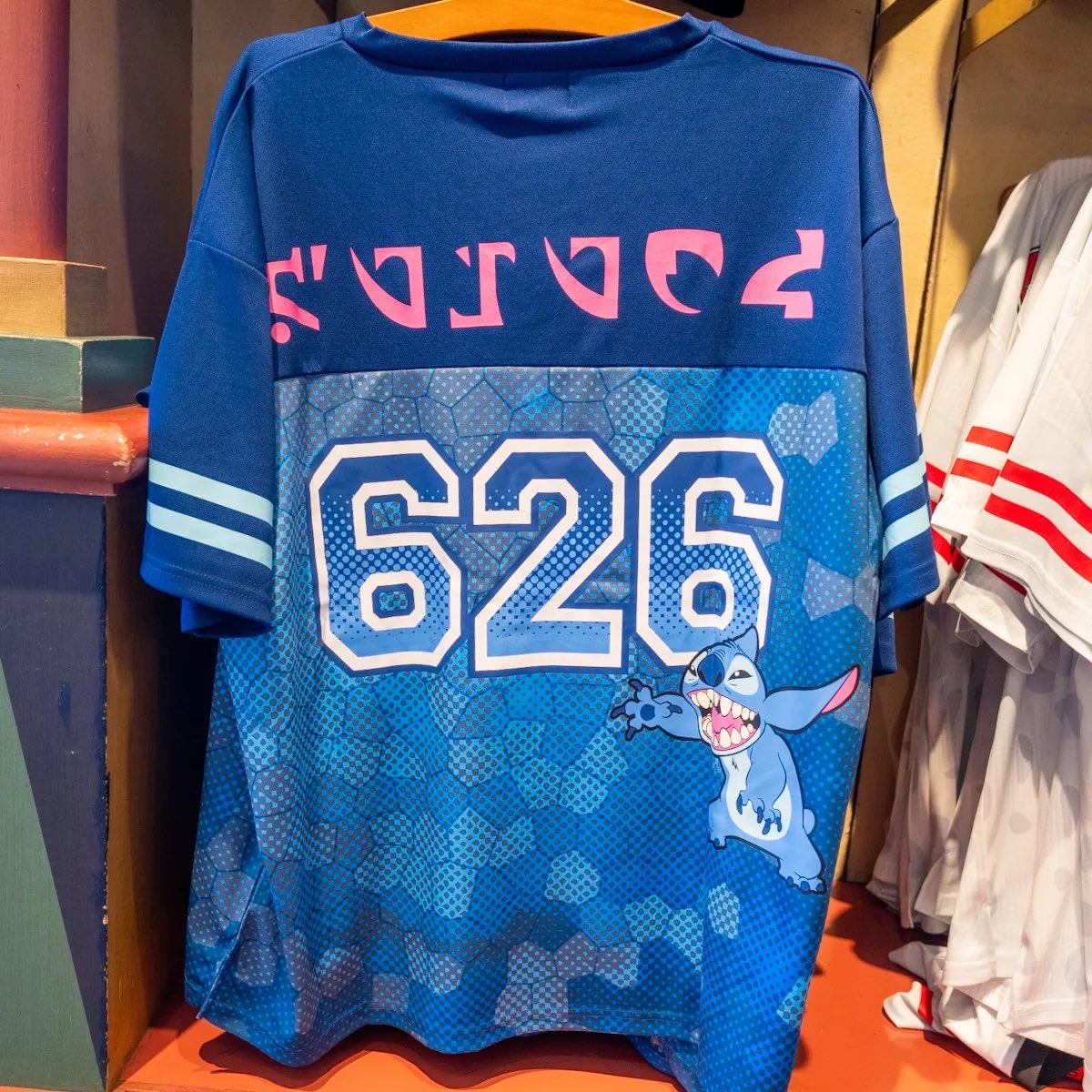 MezzoMikiD's tweet photo. ミッキー、スティッチ、101匹わんちゃん、カーズ！
東京ディズニーランド＆シー 
スポーツウェア風Tシャツが再販されました☆
https://t.co/ysQ9PJ7rXv https://t.co/BjlsJ4FSGL