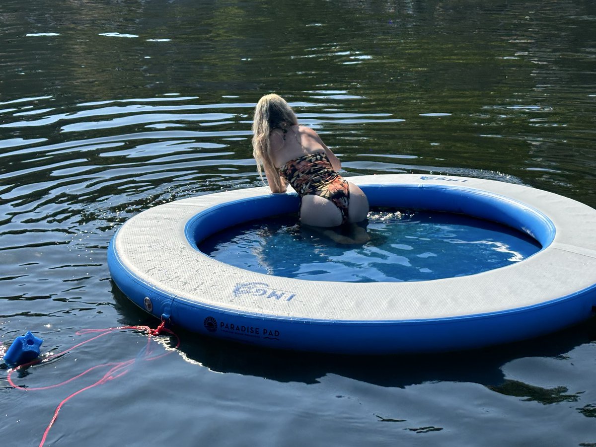 WildRose_321's tweet photo. Just out here floating around 💦 https://t.co/dYSYnFMgl1