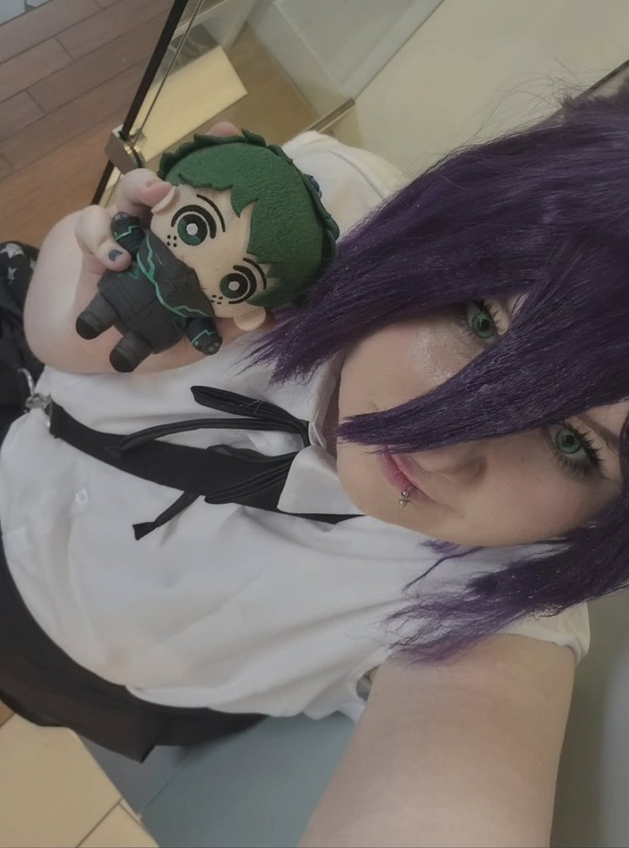 bluuberiiess's tweet photo. cosplay photos but I wanted to do this still https://t.co/tl1Wk4ZTj3