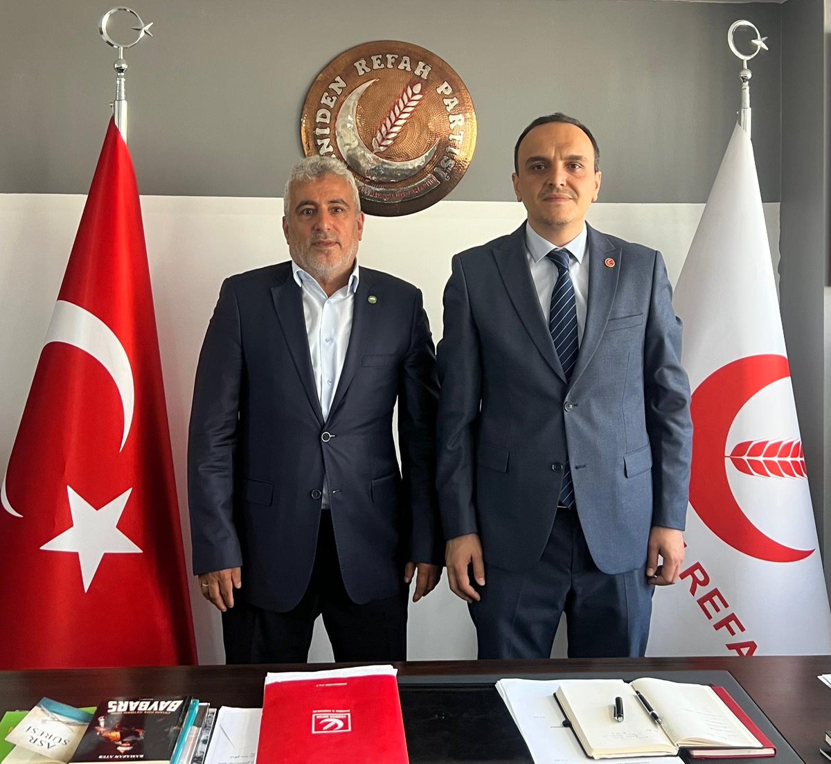 HudaPar34Gop's tweet photo. İlçe Başkanımız Sayın Hüseyin YALÇIN, Gaziosmanpaşa Yeniden Refah Partisi İlçe Başkanı Sayın Murat Baş'ı makamında ziyaret etti.

Misafirperverliği ve samimi sohbeti için kendilerine teşekkür ediyor, çalışmalarında başarılar ve muvaffakiyetler diliyoruz. https://t.co/qJv2UAR3TN