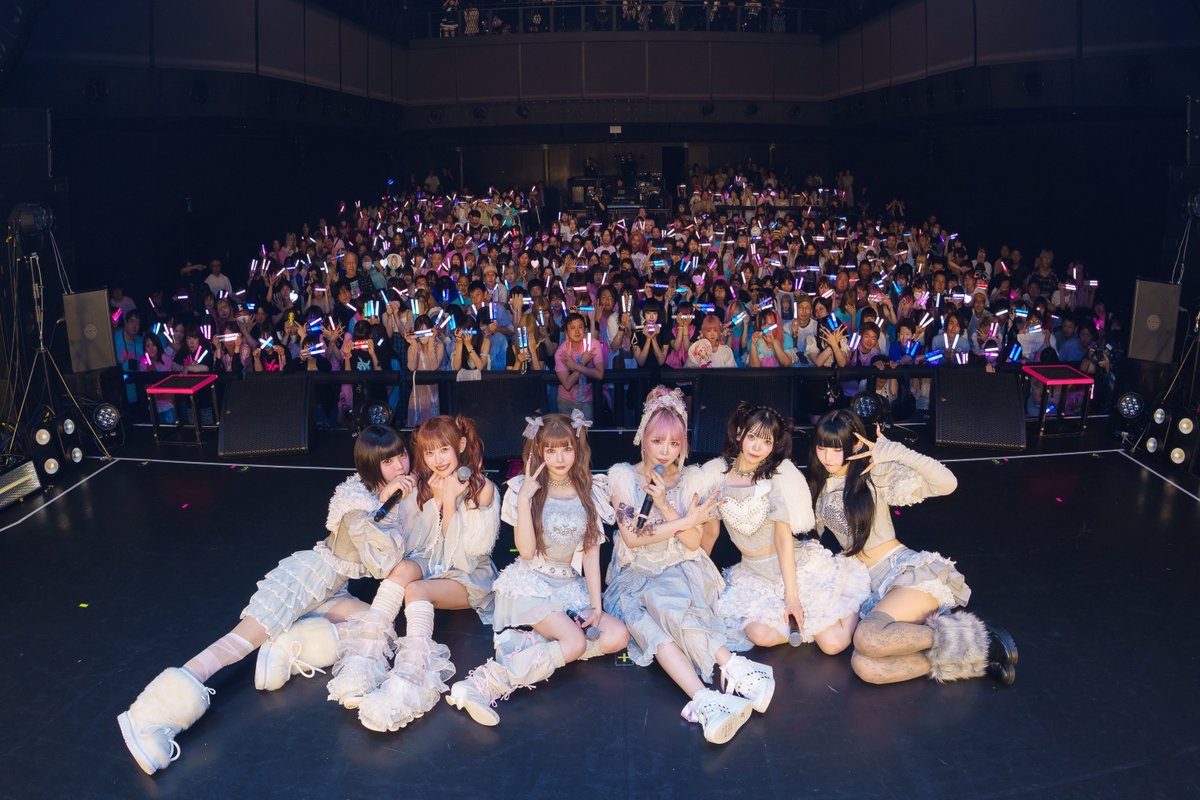 ___ZOCX___'s tweet photo. そのかわいいに用はないツアーファイナル
at Zepp Shinjuku
ありがとうございました！！

明日7/18(土) 20:00よりニコ生にて
ノーカット編集によるリバイバル放送いたします！
https://t.co/0D3lLoijJO
ぜひご覧ください💖 https://t.co/1e5RpsQy4P