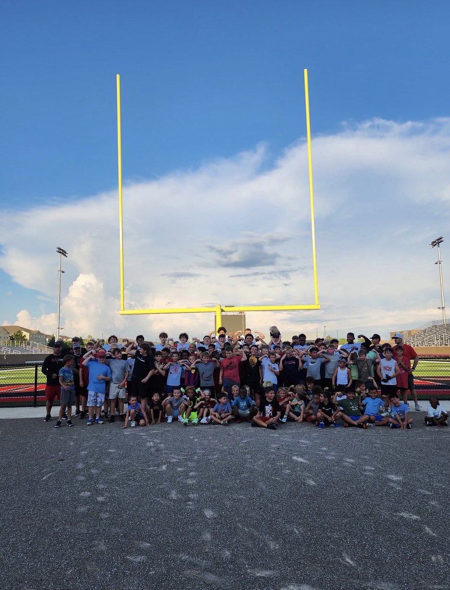 KyptonKenmore's tweet photo. Another great week with my guys. Got to help out with the younger guys.
Pushing harder and getting better every day! #GoJags #OTC #Wecomin
@_CoachRamsey @AaronJRigsby @CoachHarper_006 https://t.co/WqAUpTLIVU