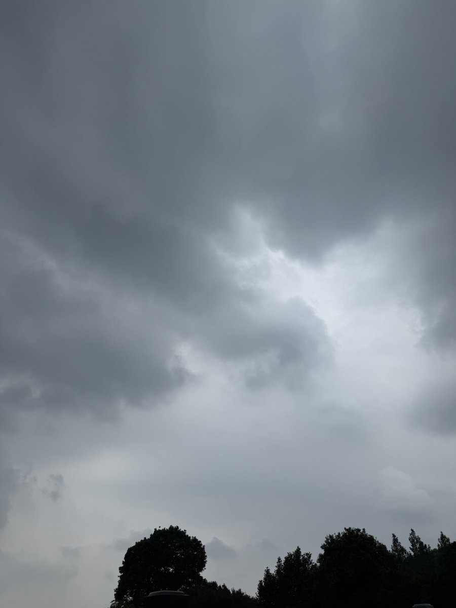 sismayo_'s tweet photo. たーちゃん命日

ギリギリ雨降らなかった😅

いつものことながら、綺麗にしていただいて、ありがとうございます。

おばぁちゃんも、たーちゃんも喜んでます😊 https://t.co/IhmHAvZ0t2