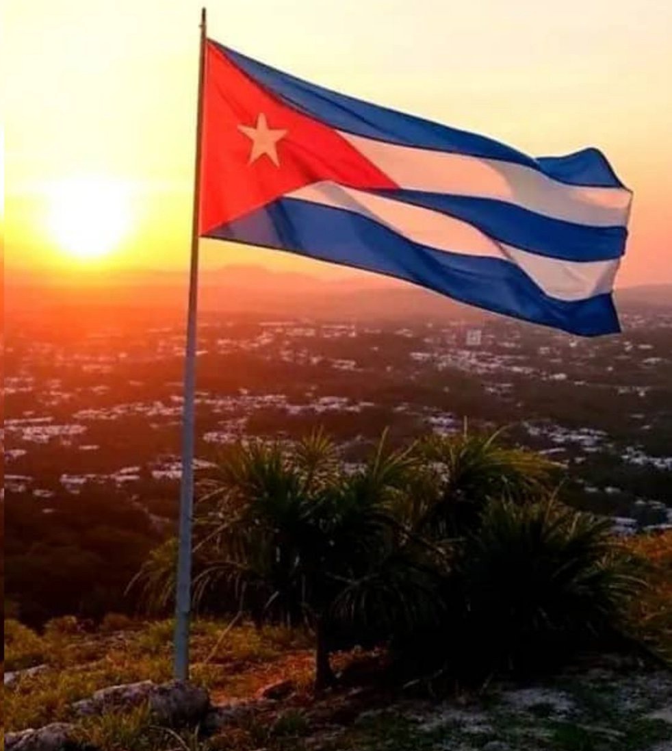 garcestamayo26's tweet photo. Mi bandera es aquella, que no ha sido jamás mercenaria y la defenderemos al precio de cualquier sacrificio #ConElPieEnElEstribo ¡ Viva #Cuba libre! @Islarebelde1959 @MinfarC https://t.co/xctHV8kSlw