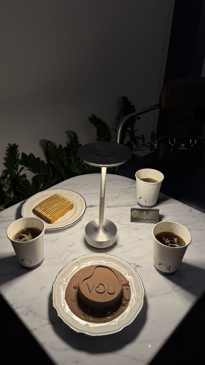 Aisha_AlAmal's tweet photo. الـرَفيق مو بس للقلب.. إنما للرُوح والأيام💛 https://t.co/F9VtERLgDT