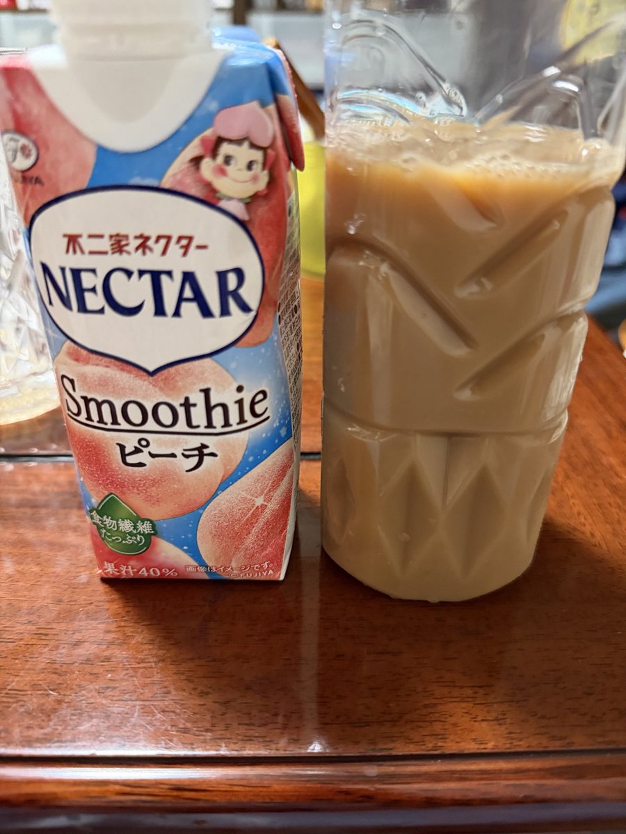 kuz67337357's tweet photo. もも✖️紅茶定番になってきてますが、
私は不二家ネクターのピーチ🍑で割るのが好き。 https://t.co/gX2qe1EoPF