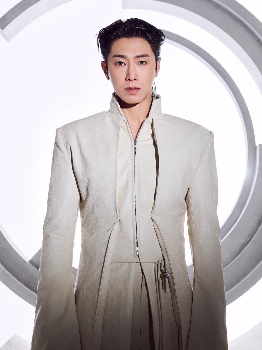 TVXQ's tweet photo. ‘첫 솔로 콘서트 D-DAY’ 유노윤호, “‘U-KNOW PROJECT 26’, 지금부터 이륙합니다” [일문일답]
“‘어린 윤호’와 만나는 이야기…콘서트, 뮤지컬, 드라마, 영화 모두 합쳤다”
“오랜 시간 구상해온 공연, 스스로에게도 도전” 유노윤호가 직접 밝히는 스포일러

https://t.co/OmMTbbuqYK

#UKNOW #유노윤호
#TVXQ! #동방신기 #東方神起
#UKNOW_PROJECT26
#UKNOW_CONCERT_TOUR